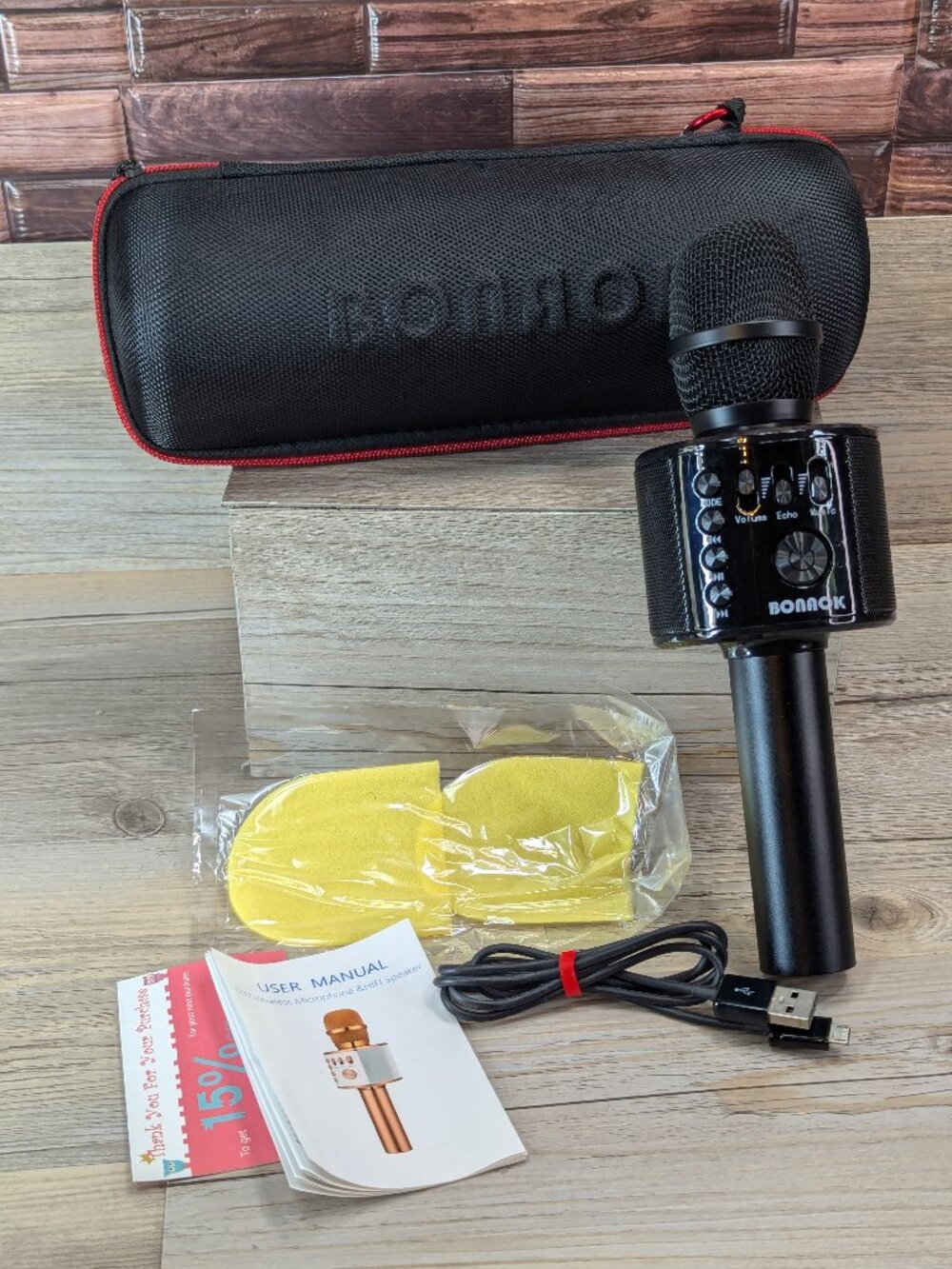 Wireless Karaoke Microphone & HiFi Speaker Bonaok Q37 W/ Case & Power Cord